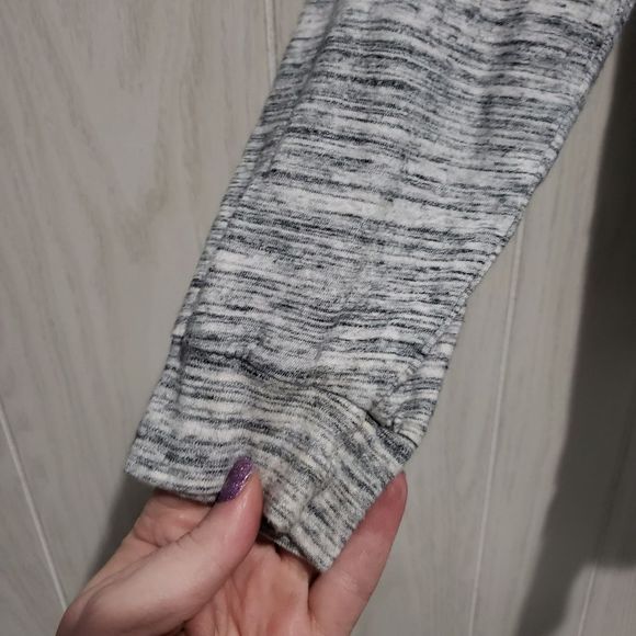 PINK sequin top‎ - Picture 4 of 8